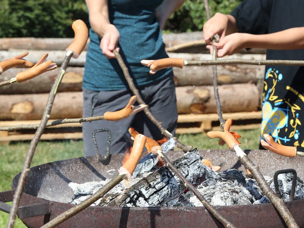 Feuerschale mit Würstchen