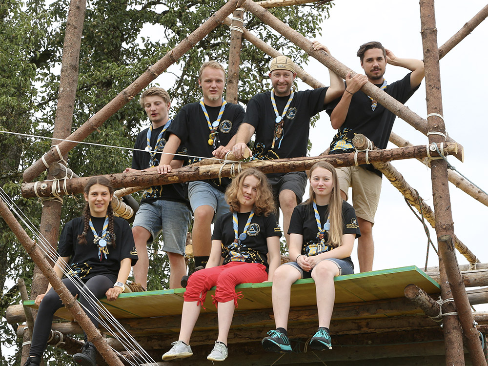 Pfadfinder auf Lagerbaute